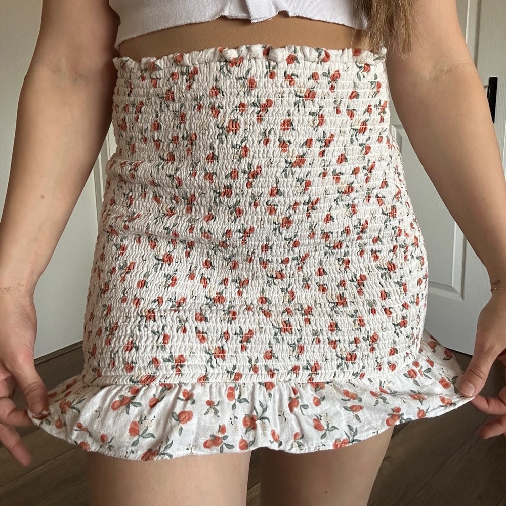 Orange Abercrombie, and Fitch tight skirt